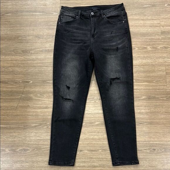 Risen Black High Rise Distressed Ankle Jeans - Picture 6 of 6